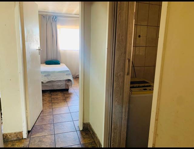 2 BEDROOM FLAT FOR SALE IN VEREENIGING CENTRAL